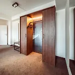 Familienapartment Am Neumarkt Lll דירה