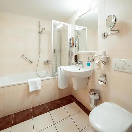 Familienapartment Am Neumarkt Lll דירה *