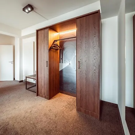 Familienapartment Am Neumarkt Lll דירה