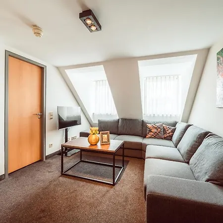 Daire Familienapartment Am Neumarkt Lll