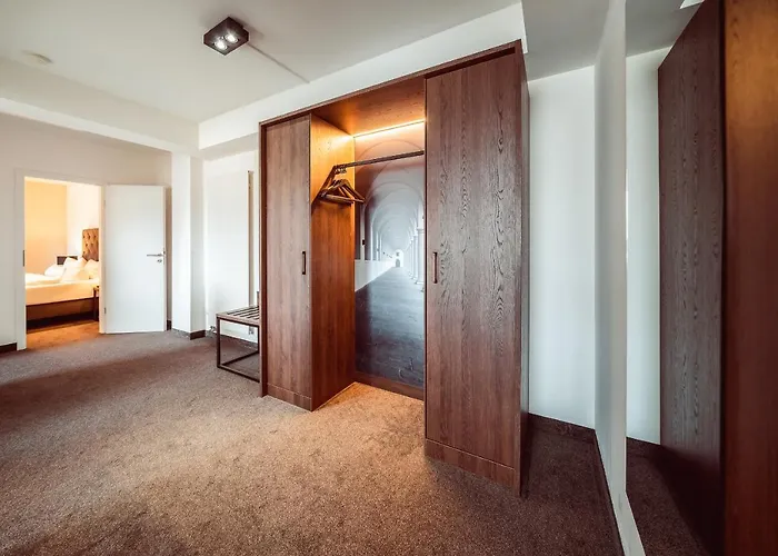 Familienapartment Am Neumarkt Lll شقة